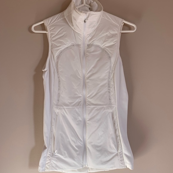 Lululemon run for cold vest - Picture 4 of 9
